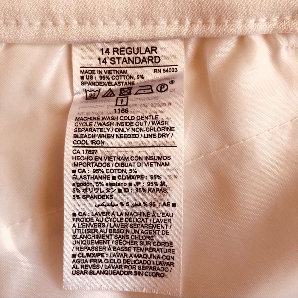Old Navy White Pixie Pants - Size 14 - Picture 4 of 6